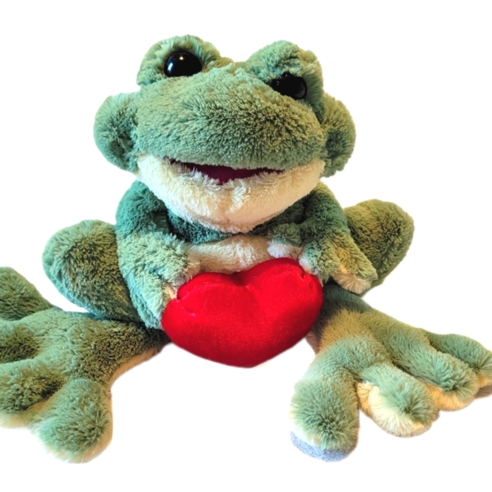 STUFFED FROG HOLDING LOVING HEART